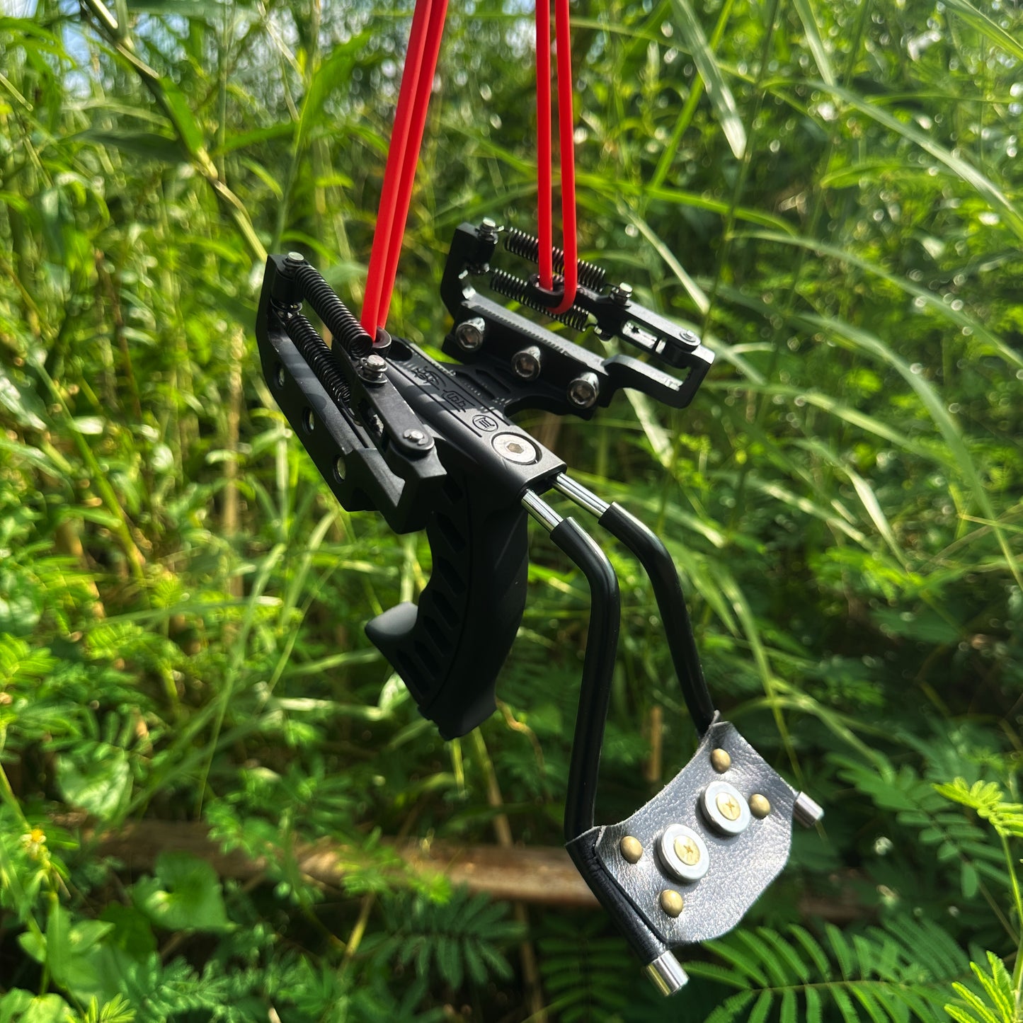 Striker - Professional Hunting Slingshot With Wrist Rest